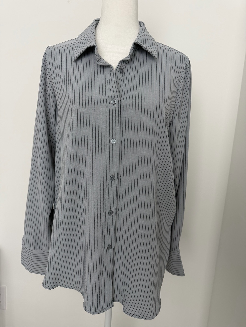 Womens Pinstripe Button-Up Shirt small